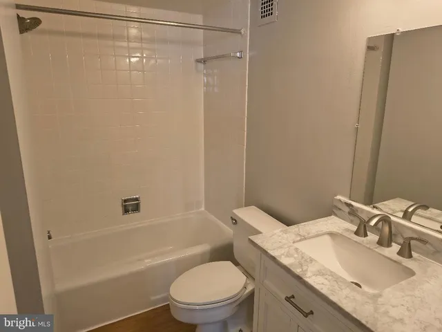 $229,900 | 4515 Willard Avenue, Unit 2111S, Chevy Chase, MD 20815