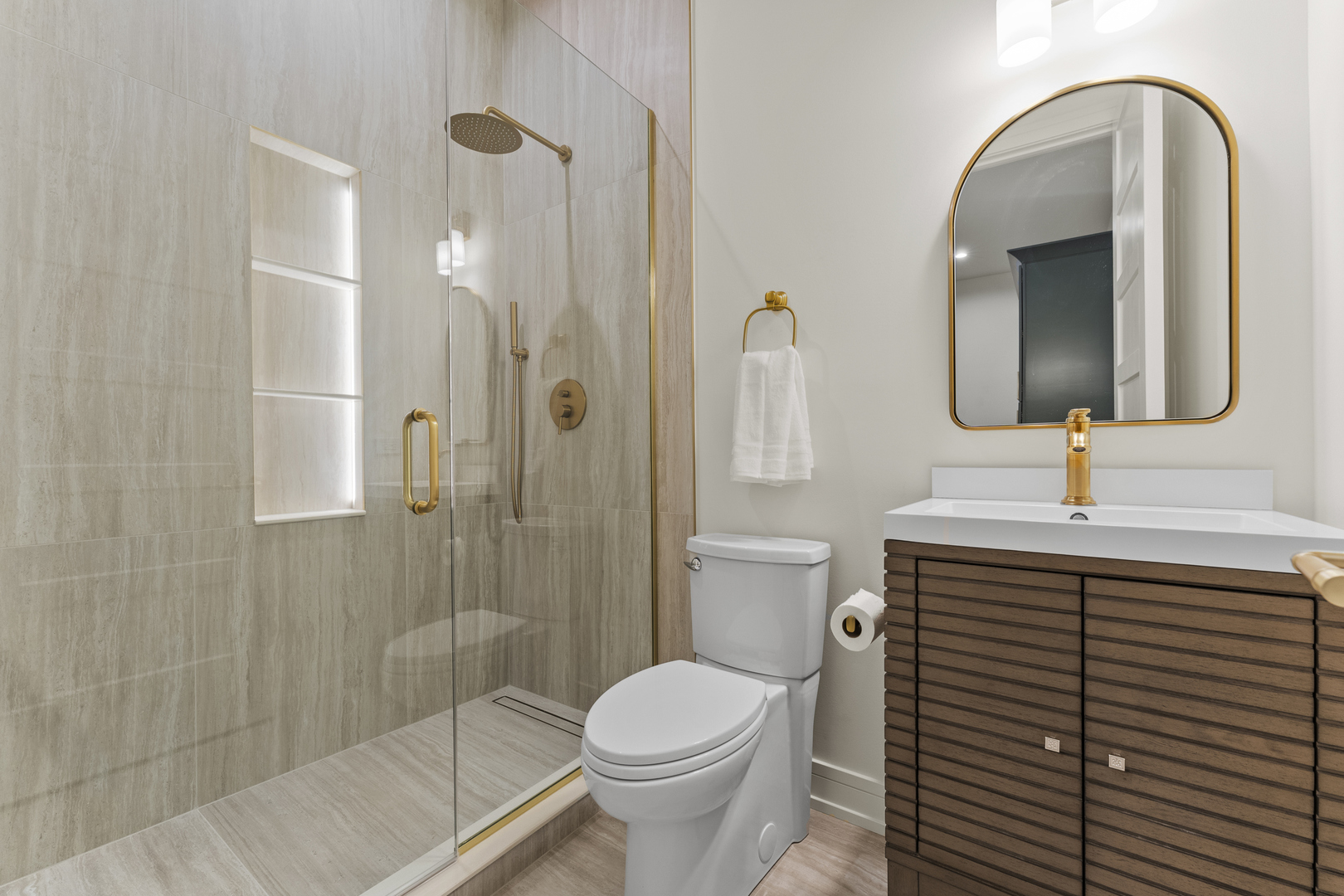 1504 Linden Circle Lemont, IL 60439 - Photo 19 of 54 a bathroom with a sink toilet and shower