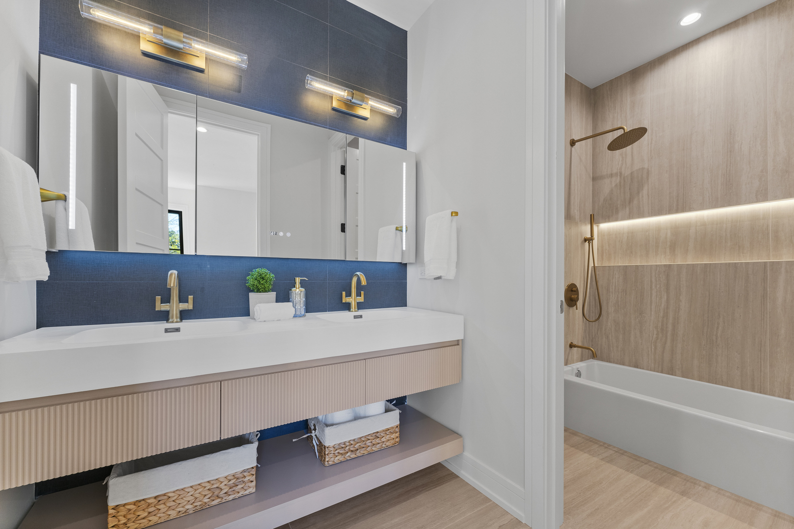 1504 Linden Circle Lemont, IL 60439 - Photo 28 of 54 a bathroom with a sink and a mirror