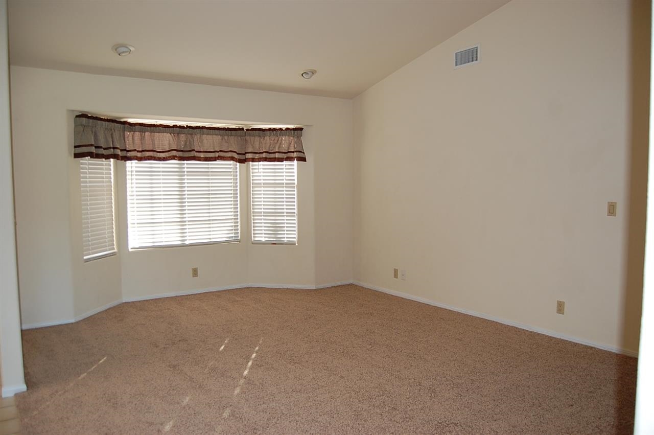 14046 Kelowna Road Valley Center, CA 92082 - Photo 6 of 18