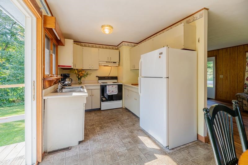 557 Beech Street Manchester, VT 05255 - Photo 9 of 27