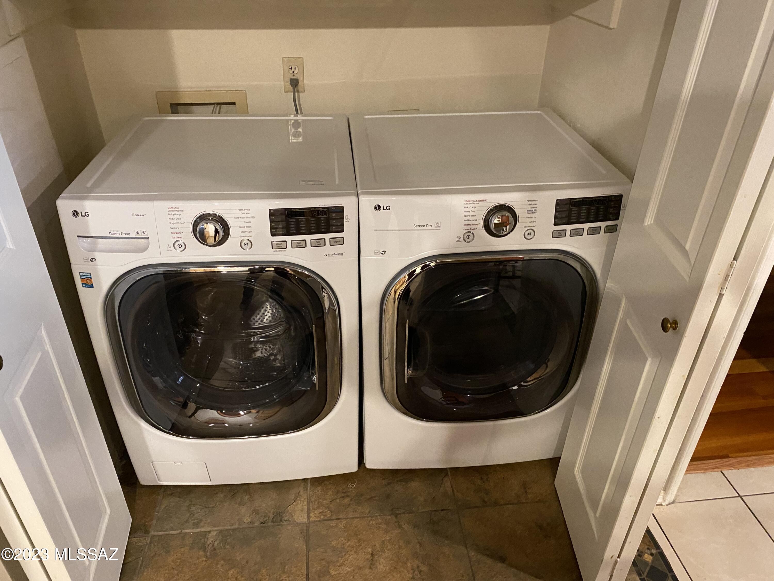 1200 East River Road, Unit F63 Tucson, AZ 85718 - Photo 16 of 20 laundry