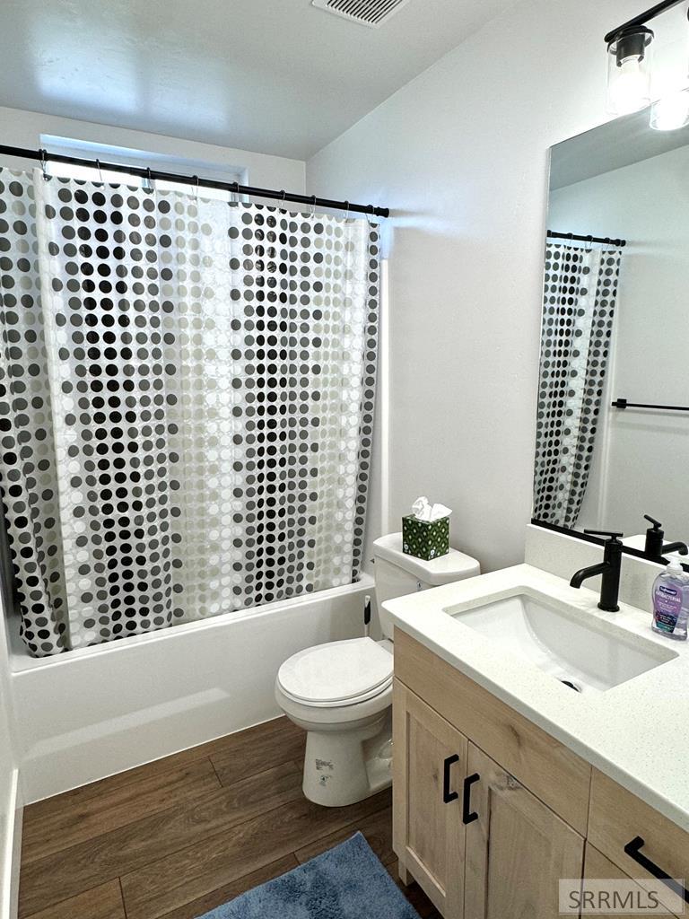 449 Meadow Avenue Rigby, ID 83442 - Photo 15 of 26 Main Bathroom