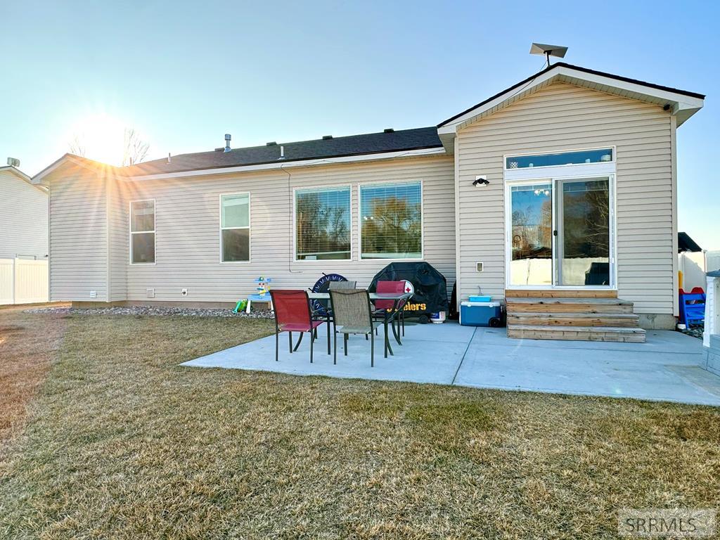 449 Meadow Avenue Rigby, ID 83442 - Photo 24 of 26 Back of Home