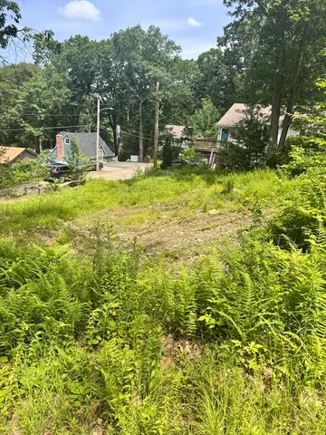 $200,000 | 17 Shore Drive, Spencer, MA 01562