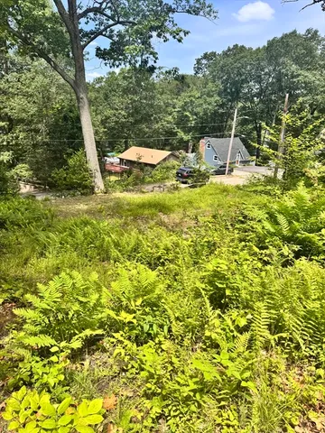 $200,000 | 17 Shore Drive, Spencer, MA 01562