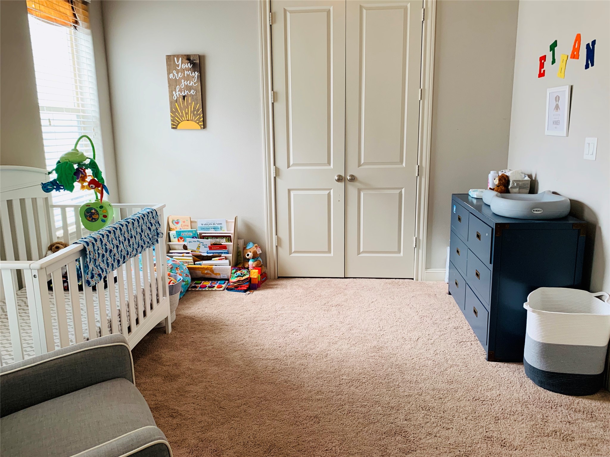 5709 Arabelle Lake Street Houston, TX 77007 - Photo 19 of 20 a bedroom with furniture and a window