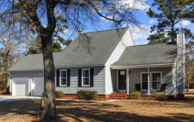 $2,800 | 105 Oak Drive, Morehead City, NC 28557