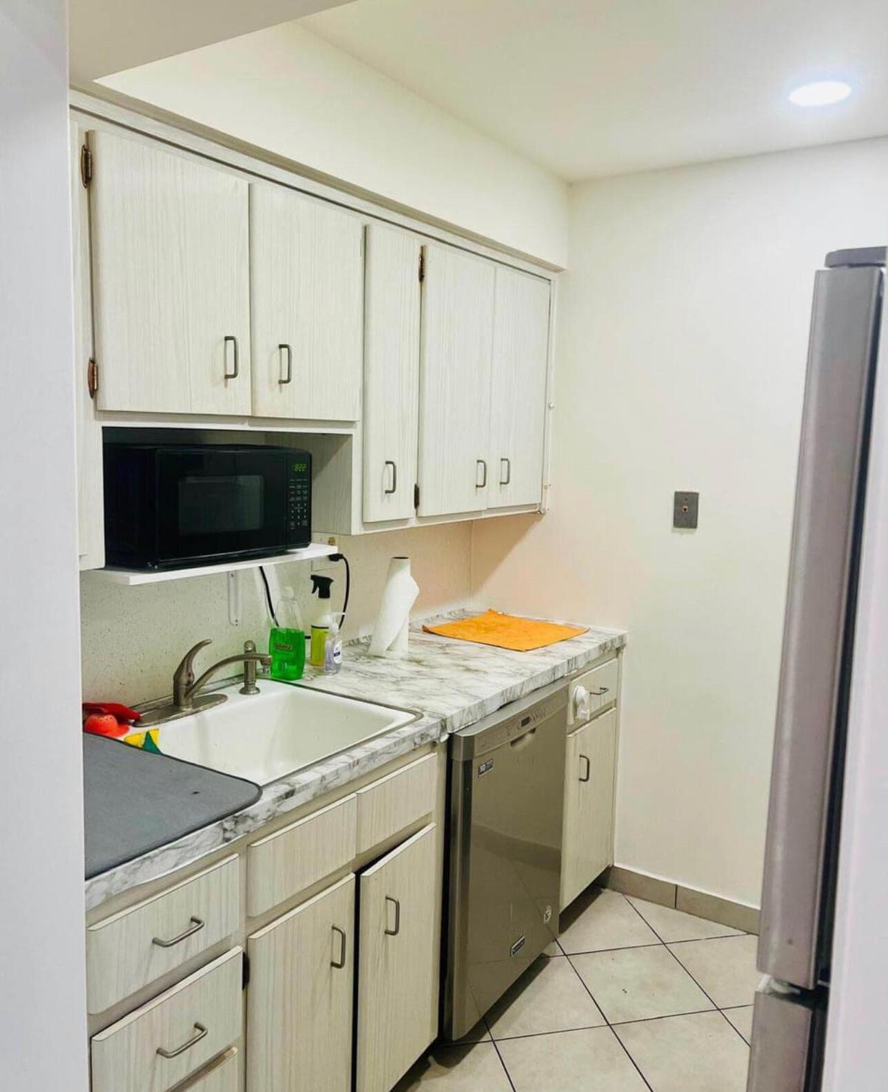 371 Southwest 8th Street, Unit 2HW Boca Raton, FL 33432 - Photo 5 of 10 IMG_0287