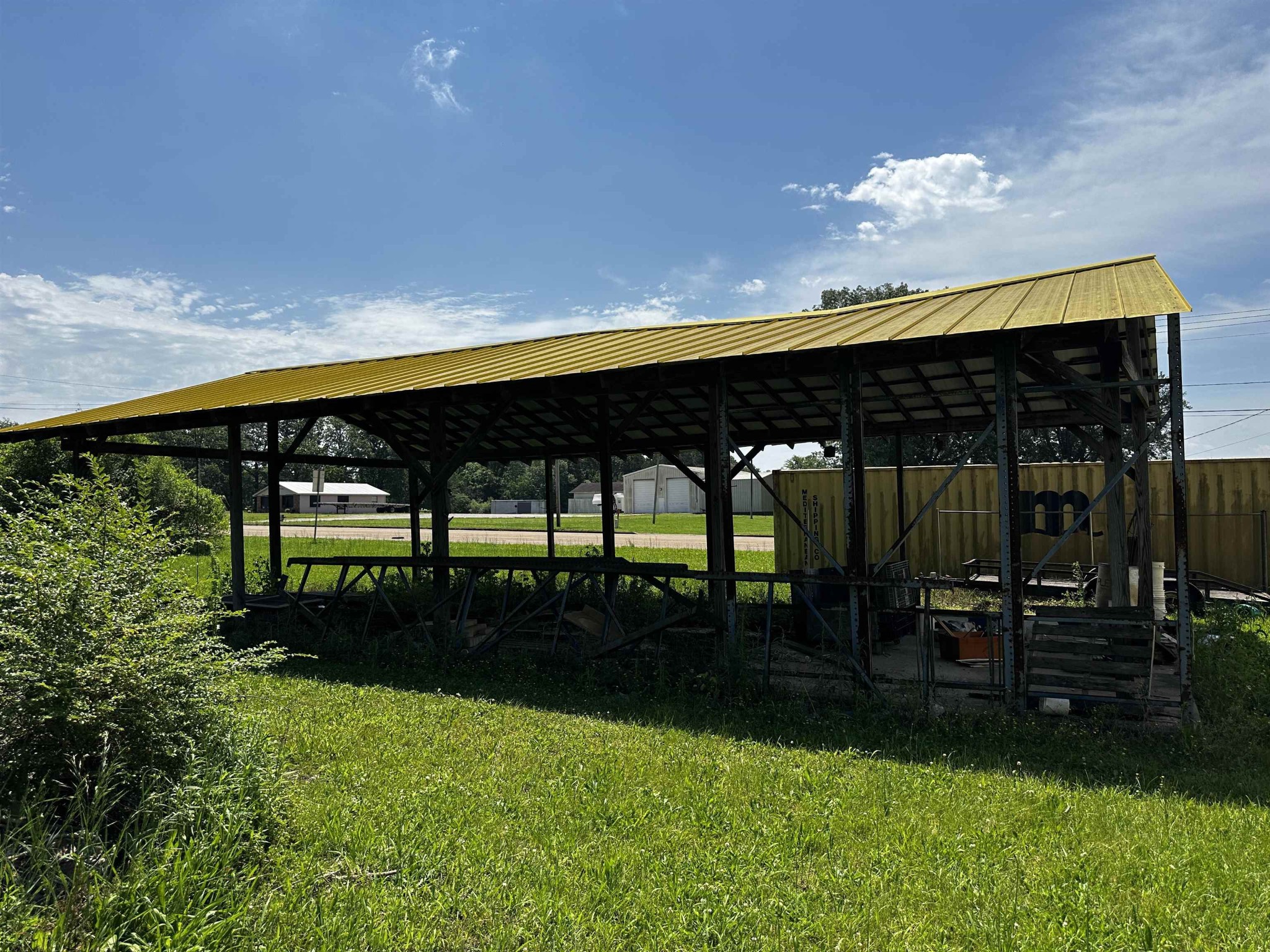 2645 Highway 64 Crump, TN 38310 - Photo 8 of 23 a view of a patio
