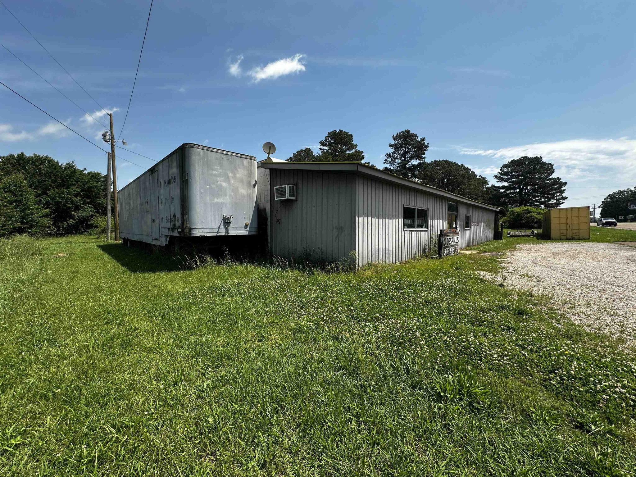 2645 Highway 64 Crump, TN 38310 - Photo 9 of 23 a house view with a garden space