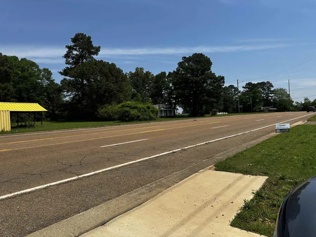 a view of a tennis court