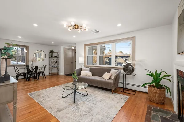 $859,900 | 36 Mt Vernon Street, North Reading, MA 01864