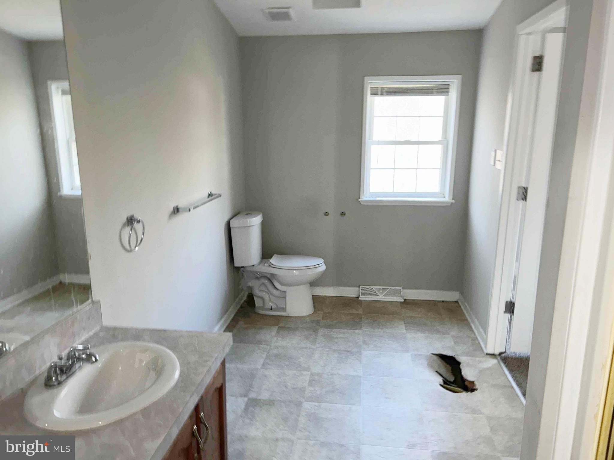24644 Lawson Road Georgetown, DE 19947 - Photo 12 of 12 Primary Bath