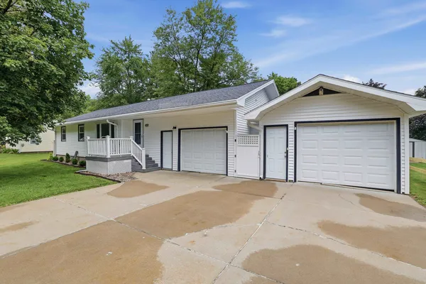 $232,900 | 1920 Carey Street, Wisconsin Rapids, WI 54495