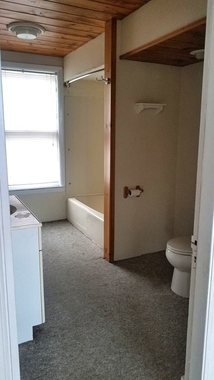 8 Liscomb Street Worcester, MA 01604 - Photo 7 of 15 Gallery Image 7