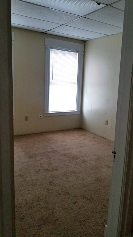 8 Liscomb Street Worcester, MA 01604 - Photo 9 of 15 Gallery Image 9