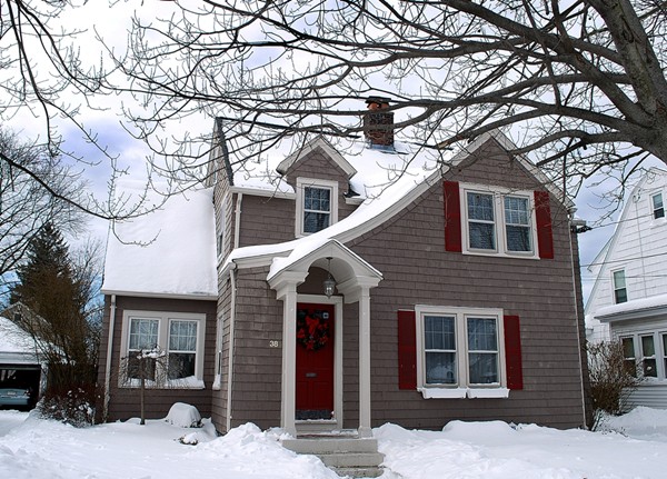 38 Gillette Avenue Springfield, MA 01118 - Photo 1 of 27 Gallery Image 1
