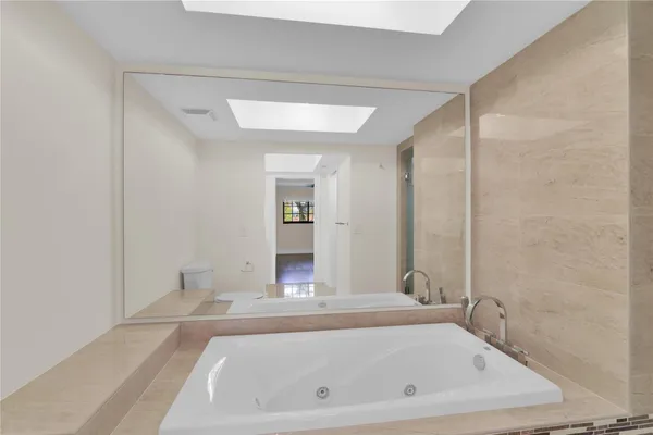 $5,500 | 250 East Royal Palm Road, Unit 2A, Boca Raton, FL 33432