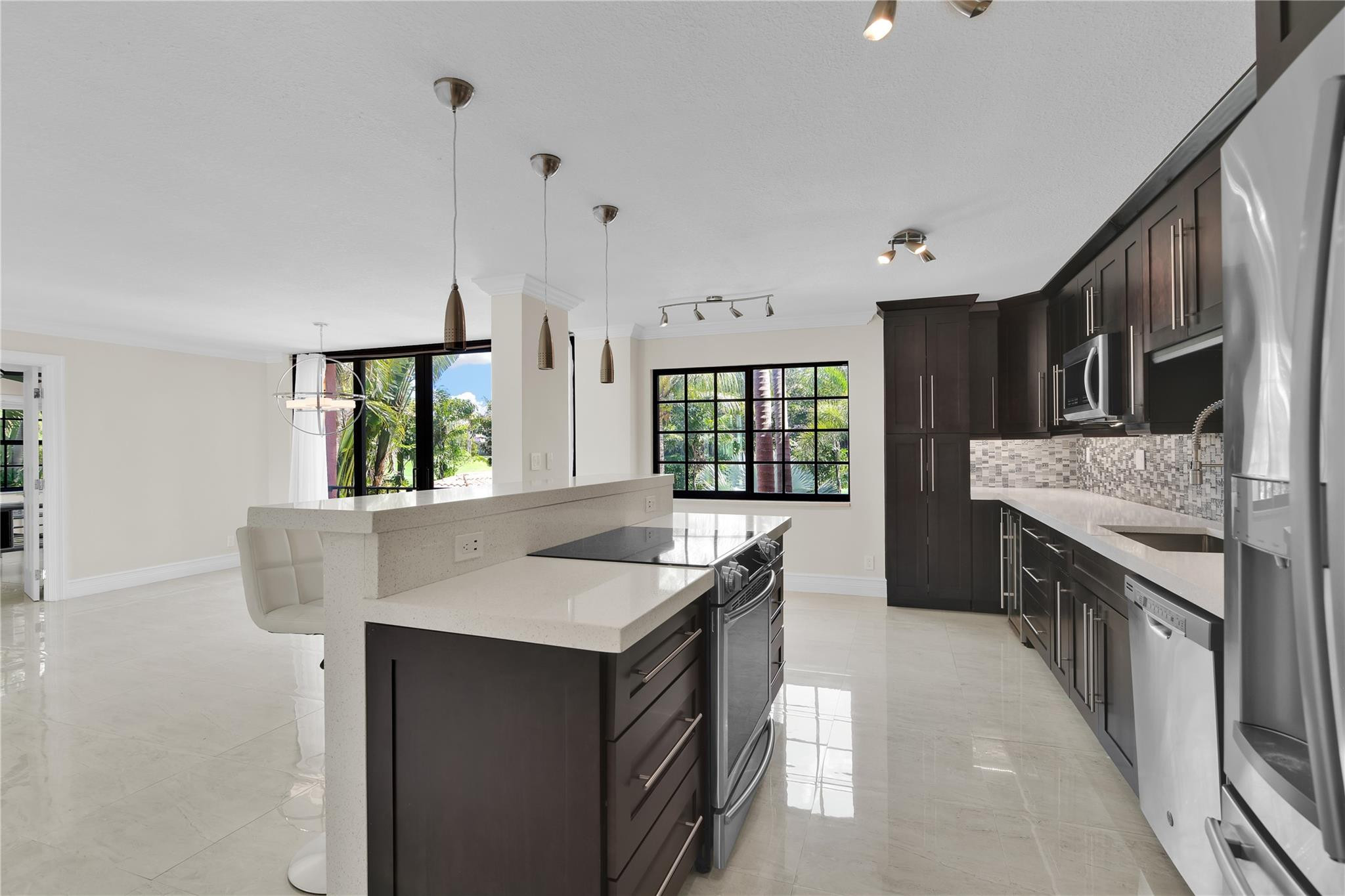 250 East Royal Palm Road, Unit 2A Boca Raton, FL 33432 - Photo 2 of 26 kitchen