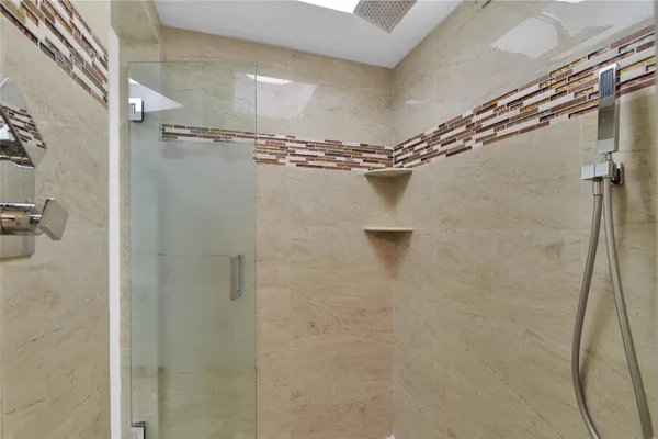 $5,500 | 250 East Royal Palm Road, Unit 2A, Boca Raton, FL 33432