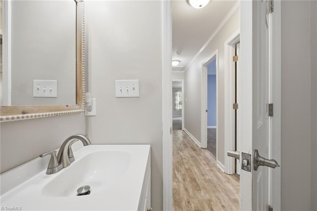 314 Canterbury Road High Point, NC 27262 - Photo 18 of 37