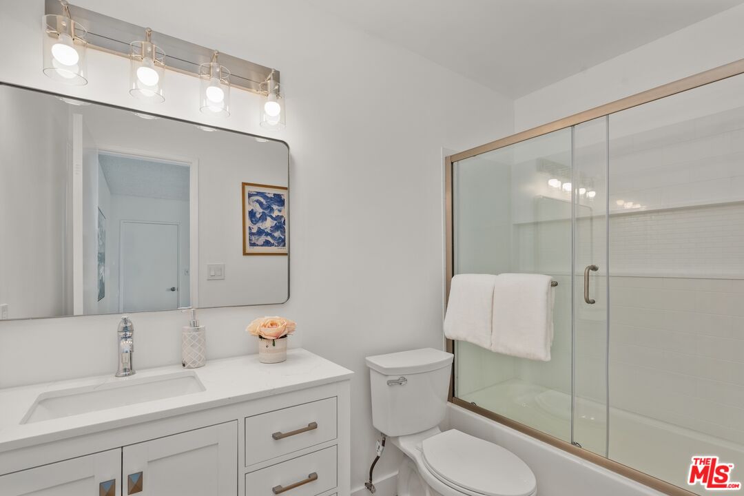 16 Quarterdeck Street, Unit 301 Marina del Rey, CA 90292 - Photo 21 of 30
