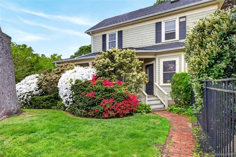 $1,299,000 | 2 Van Buren Street, Port Washington, NY 11050