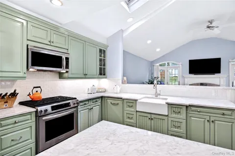 $1,299,000 | 2 Van Buren Street, Port Washington, NY 11050