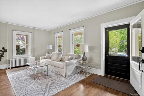 $1,299,000 | 2 Van Buren Street, Port Washington, NY 11050