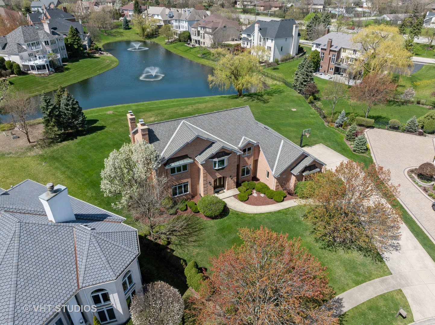 6705 Fieldstone Drive Burr Ridge, IL 60527 - Photo 4 of 41 an aerial view of a house with garden space and street view