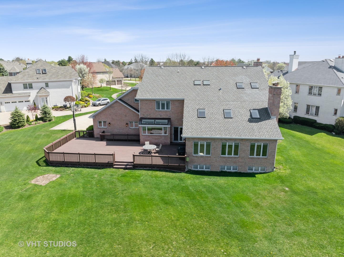 6705 Fieldstone Drive Burr Ridge, IL 60527 - Photo 6 of 41 an aerial view of a house