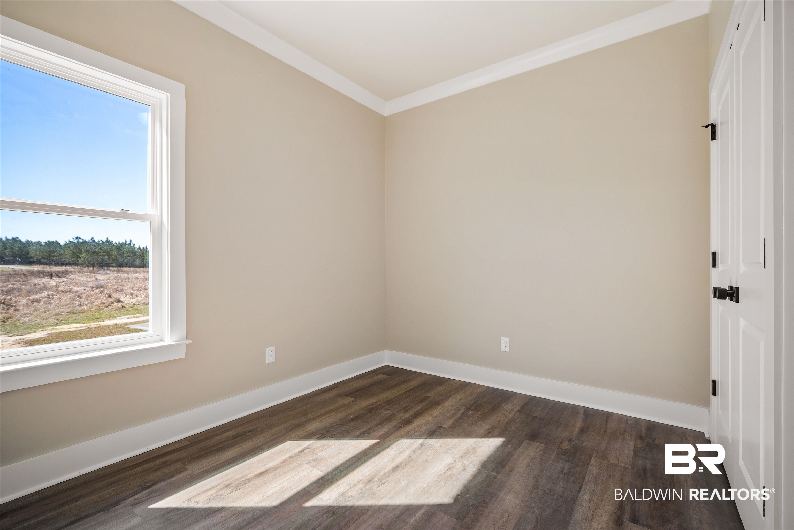188 Hampton Ridge Mobile, AL 36608 - Photo 22 of 37 Bedroom #2 with adjoining jack and jill bathroom.