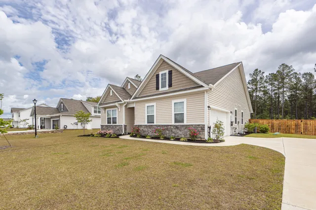 $2,875 | 1142 Wading Point Boulevard, Huger, SC 29450