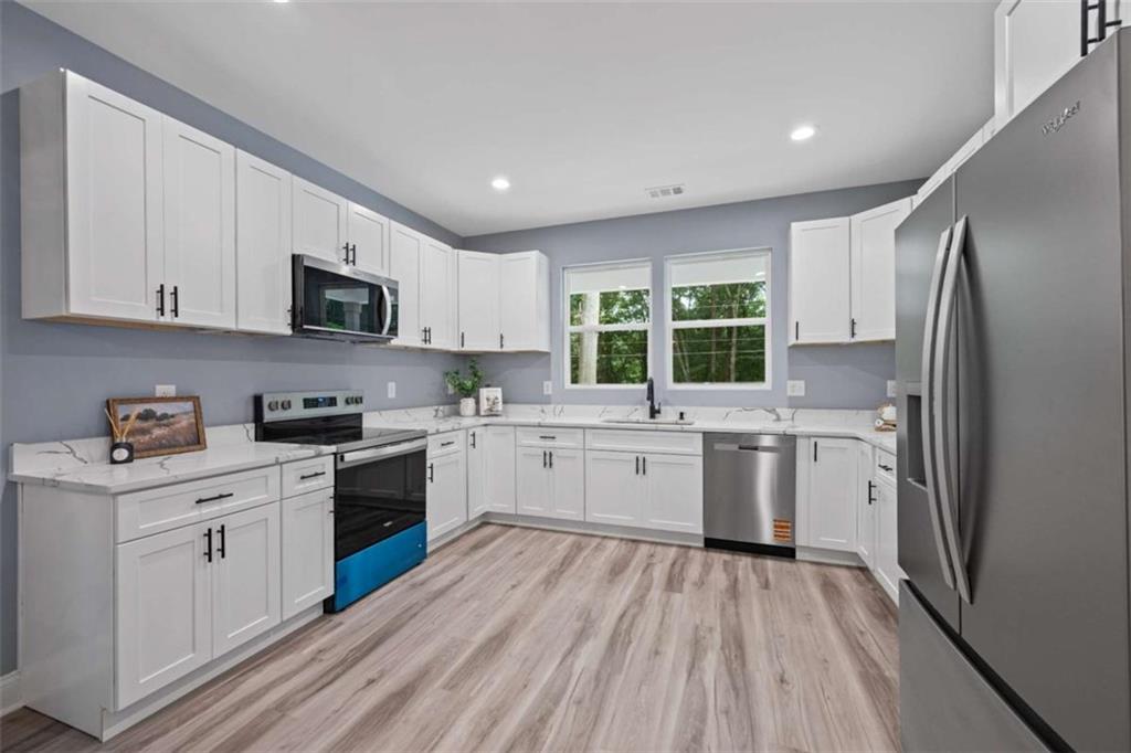 231 Wood Street Commerce, GA 30529 - Photo 8 of 37