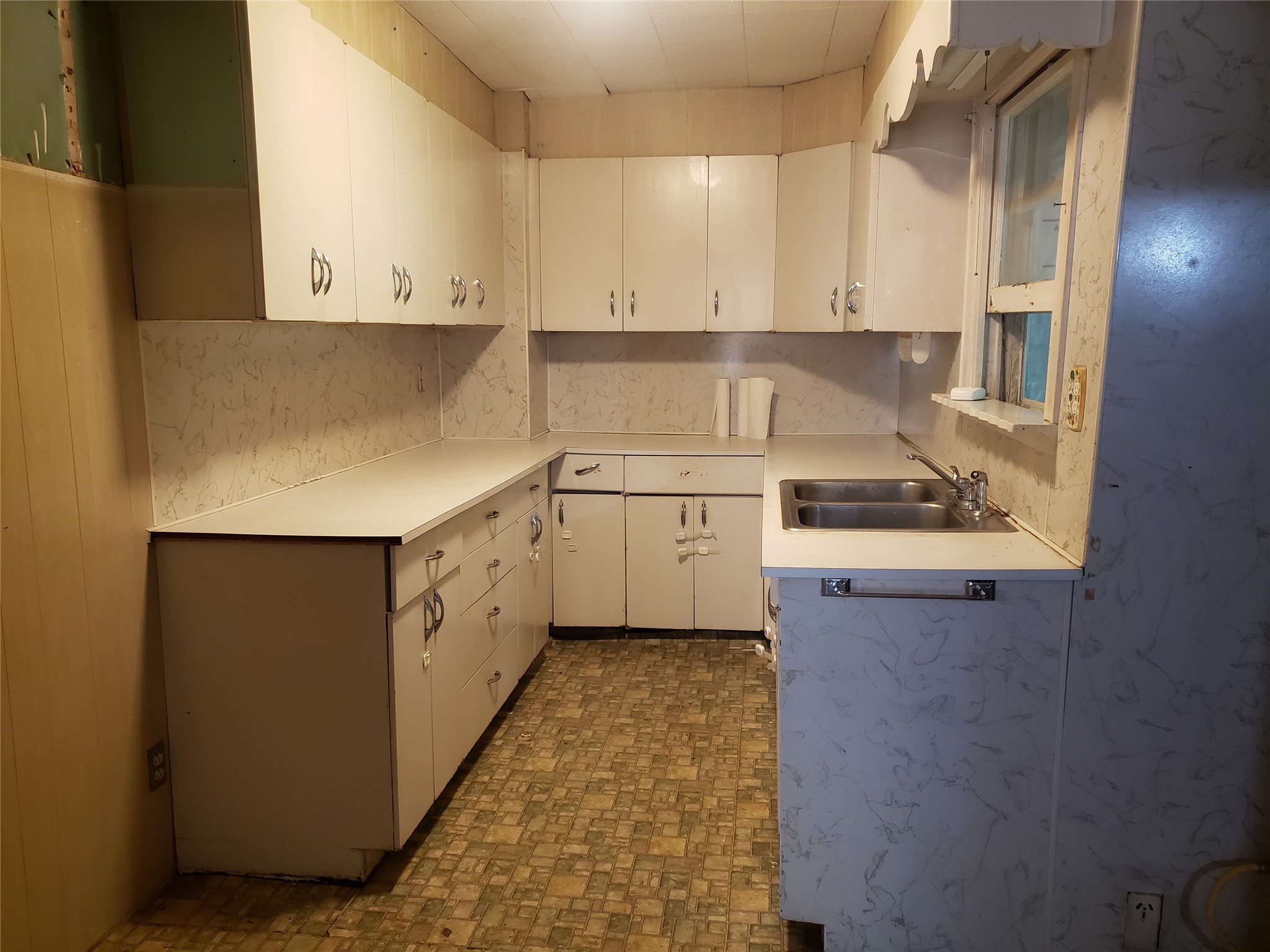 843 Day Hollow Road Endicott, NY 13760 - Photo 3 of 15