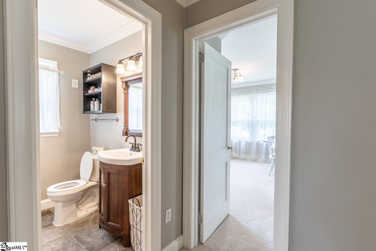 9 Manley Road Travelers Rest, SC 29690 - Photo 7 of 36