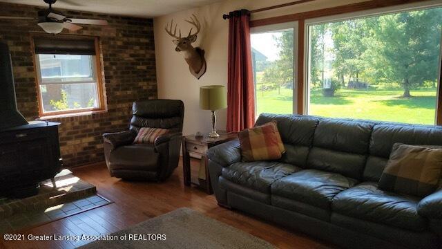6461 West Howe Road Dewitt, MI 48820 - Photo 13 of 34 Living room 4