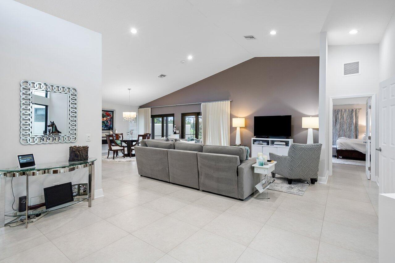 22600 Esplanada Circle Boca Raton, FL 33433 - Photo 15 of 49 Living Room