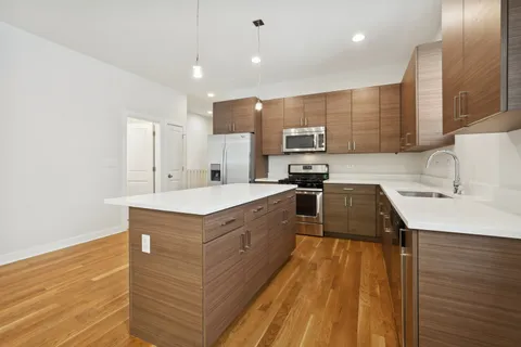 $4,395 | 1956 West Ohio Street, Unit 1W, Chicago, IL 60622