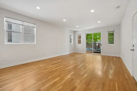 $4,395 | 1956 West Ohio Street, Unit 1W, Chicago, IL 60622