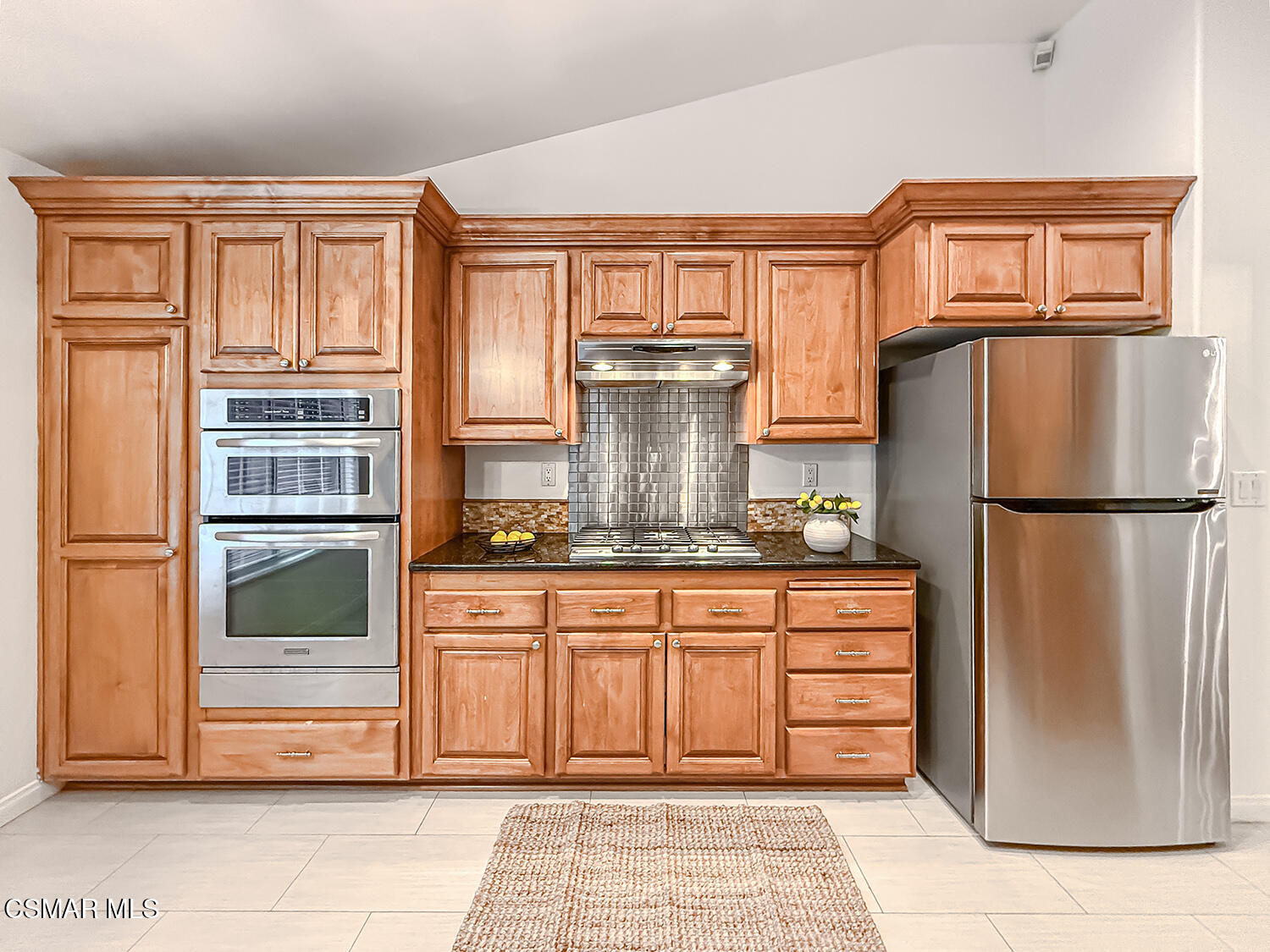 2457 Rutland Place Thousand Oaks, CA 91362 - Photo 13 of 45 cFamily and Kitchen10