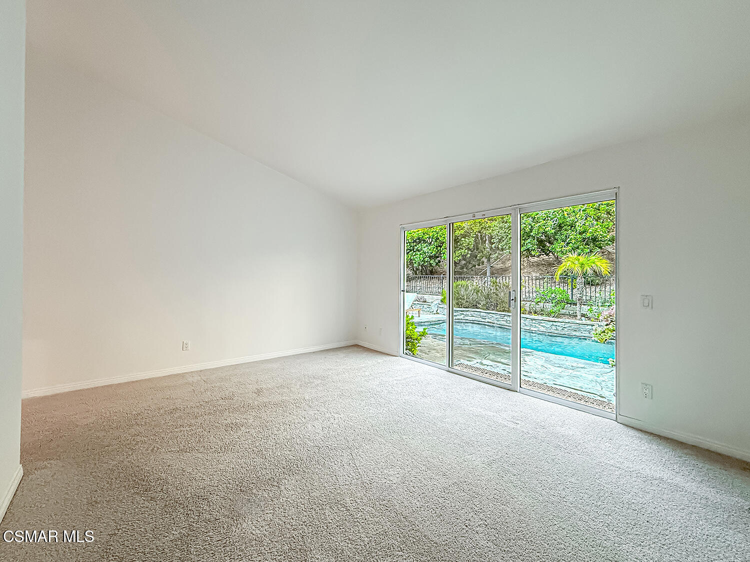 2457 Rutland Place Thousand Oaks, CA 91362 - Photo 15 of 45 iPrimary Bedroom Suite3