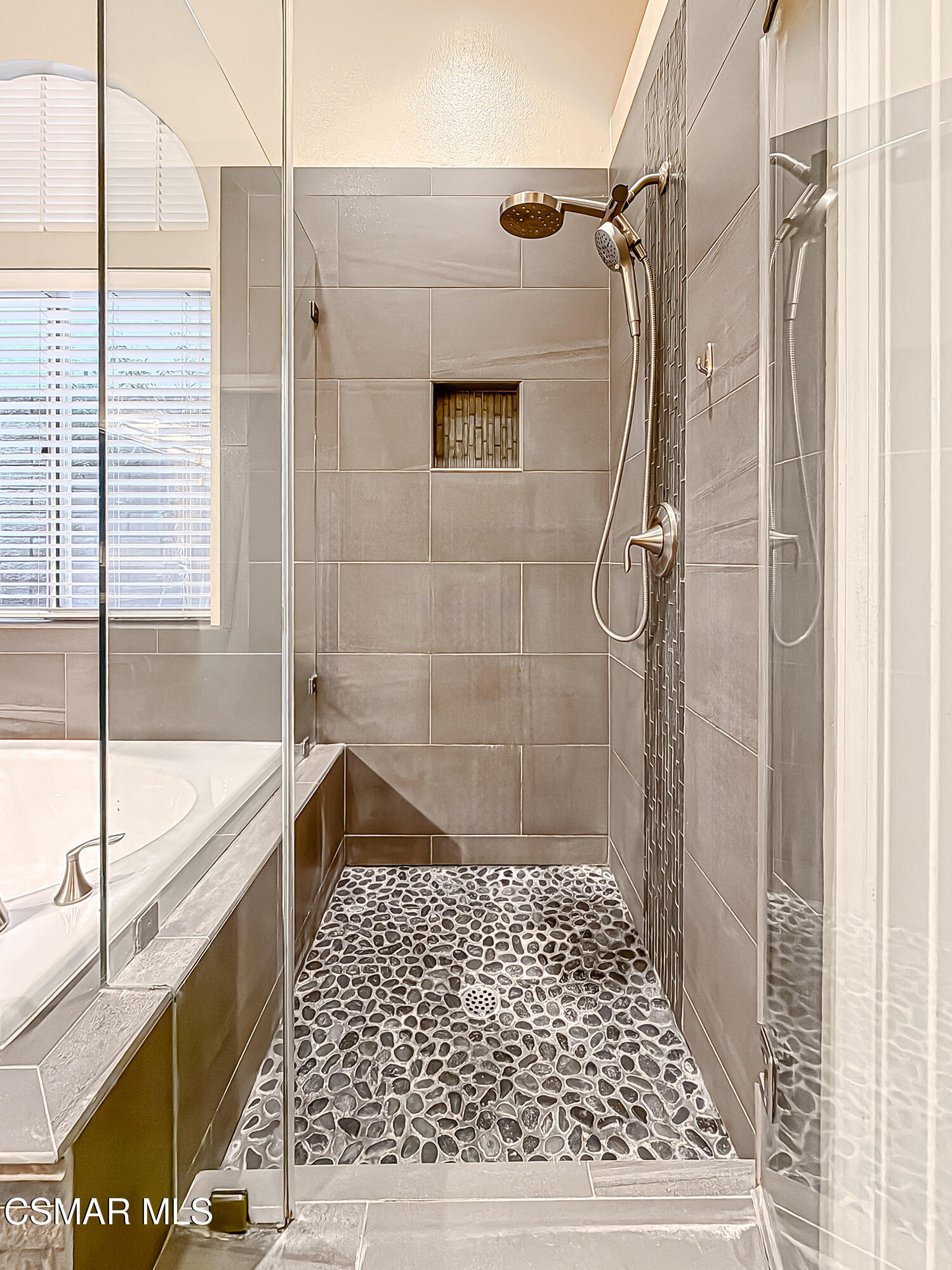 2457 Rutland Place Thousand Oaks, CA 91362 - Photo 22 of 45 iPrimary Bedroom Suite8