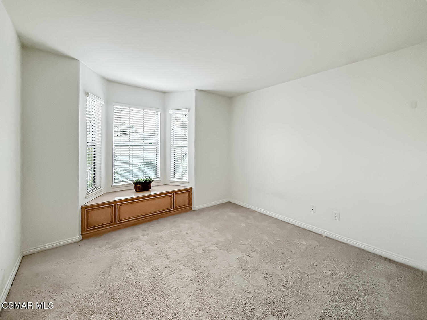 2457 Rutland Place Thousand Oaks, CA 91362 - Photo 27 of 45 fBedroom2-1