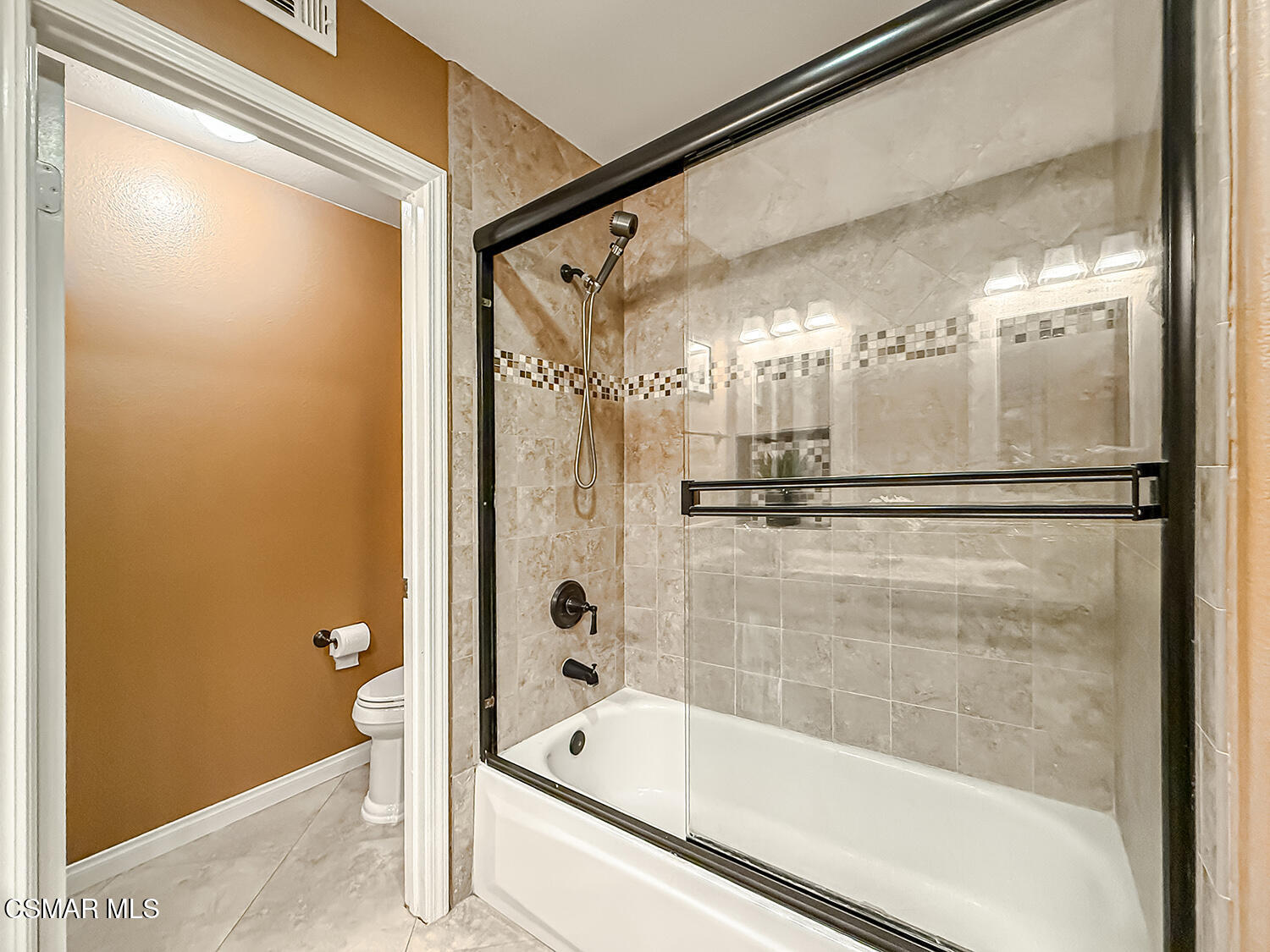 2457 Rutland Place Thousand Oaks, CA 91362 - Photo 29 of 45 dHallway and Bath4