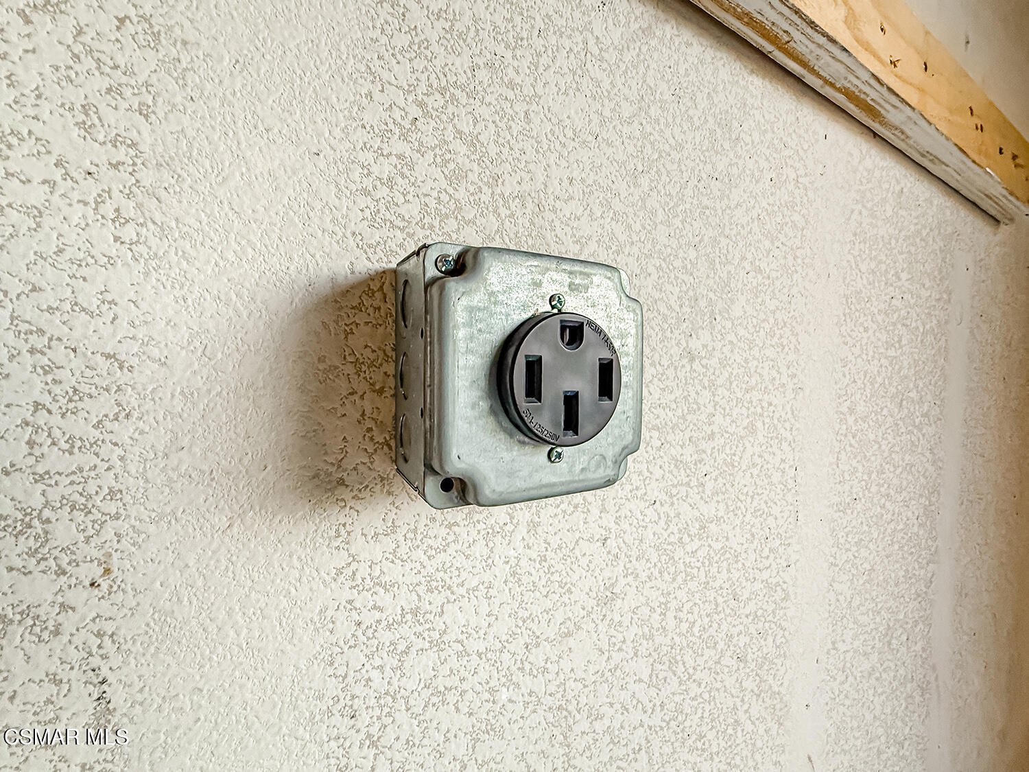 2457 Rutland Place Thousand Oaks, CA 91362 - Photo 40 of 45 jGarage2