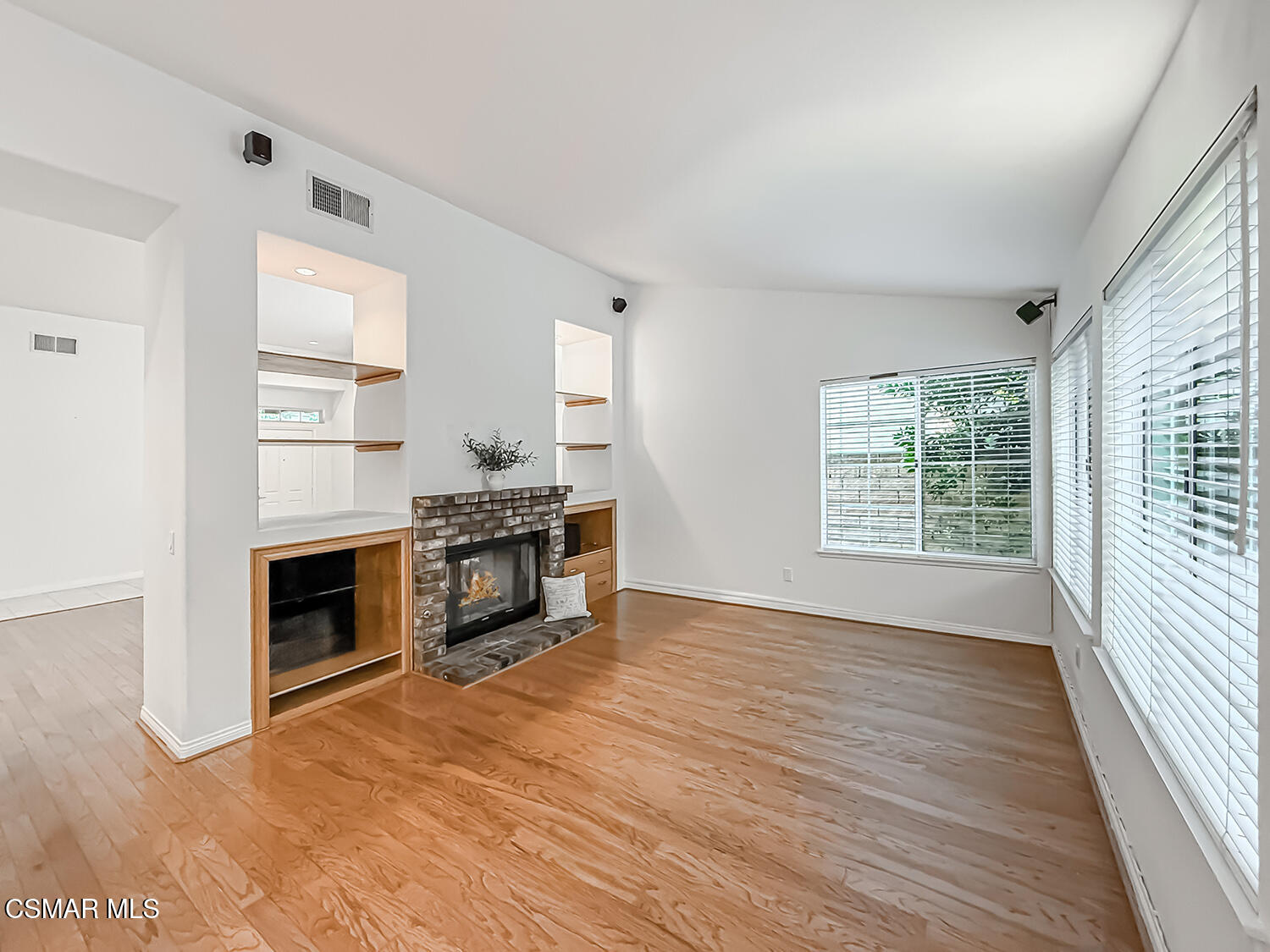 2457 Rutland Place Thousand Oaks, CA 91362 - Photo 7 of 45 cFamily and Kitchen2