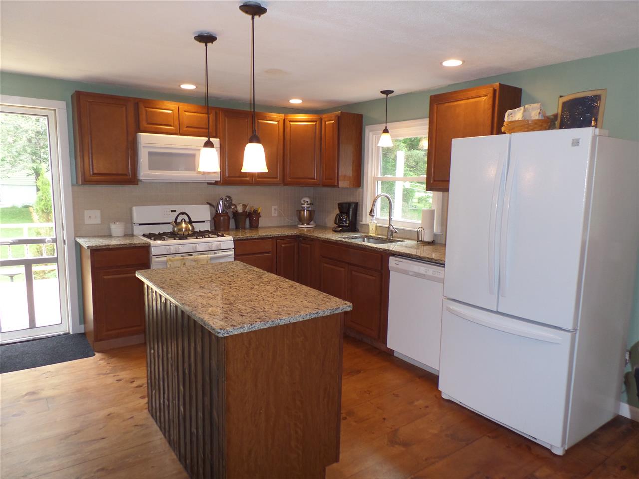 40 Forest Road Wolfeboro, NH 03894 - Photo 12 of 32 Gallery Image 12