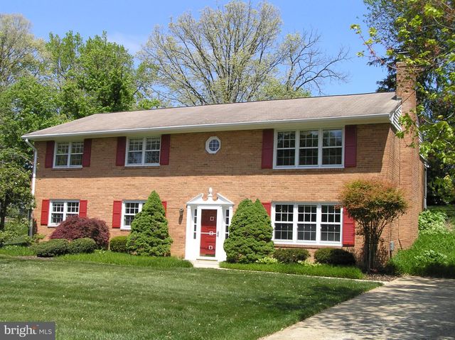 $790,000 | 10714 Almond Street, Fairfax, VA 22032